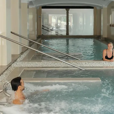 La Bobadilla - The Leading Of The World 5*