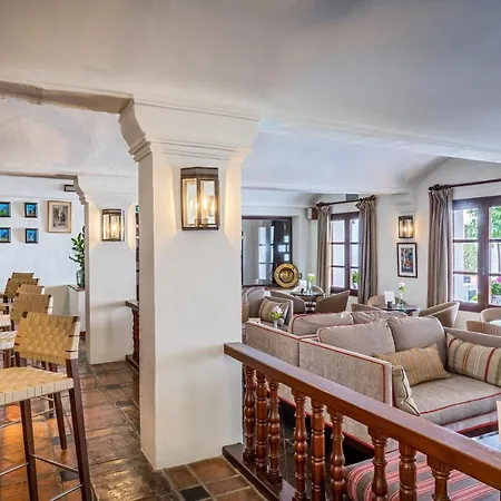 La Bobadilla, A Royal Hideaway