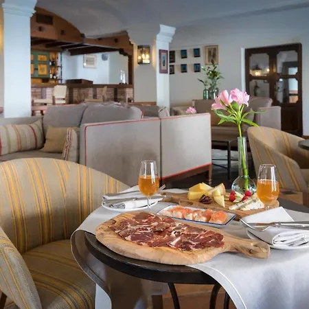 La Bobadilla, A Royal Hideaway Hotel Villanueva de Tapia