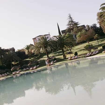 La Bobadilla, A Royal Hideaway